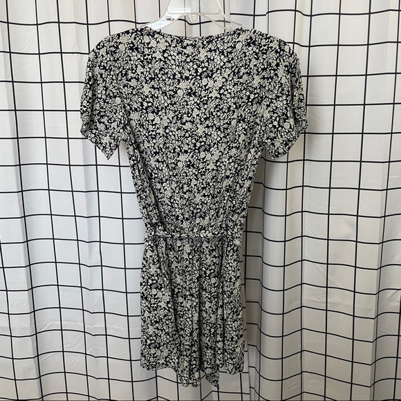 Navy Blue Front Tie Waist Romper - Picture 4 of 4
